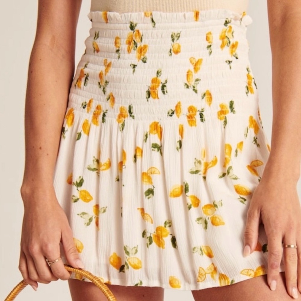 NWT Abercrombie & Fitch Resort Smocked Lemon Ivory Mini Skirt XS